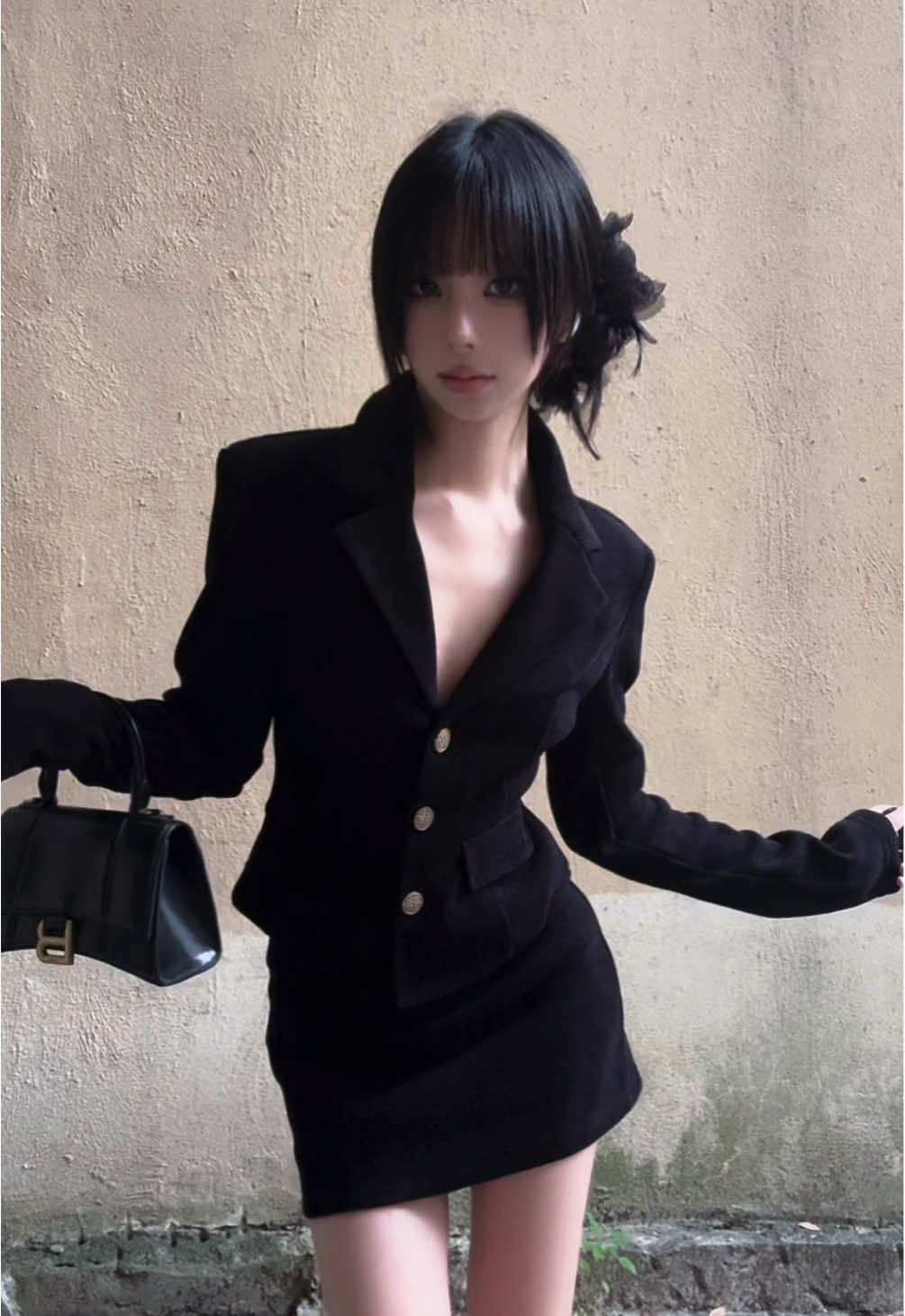 I'll stop wearing black when they make a darker color. #OOTD #fitcheck #fyp #帅哥 