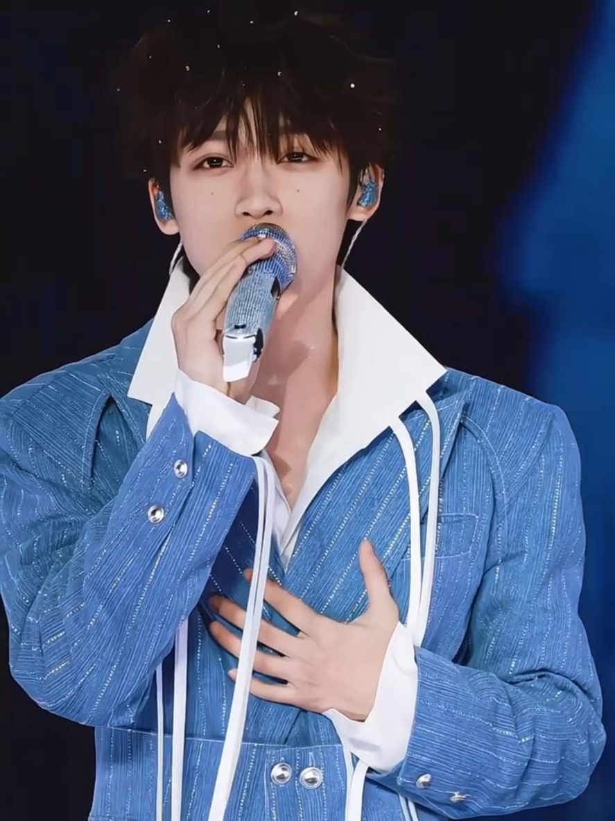 Happy Mid-autumn Festival! So Proud of you. ❤️🥰✨🎇💥🎆🫶🏻❤️ #luzhougalaxyleftbankmusicfestival #ziyu #dabao #tianziyu #tianxuning 