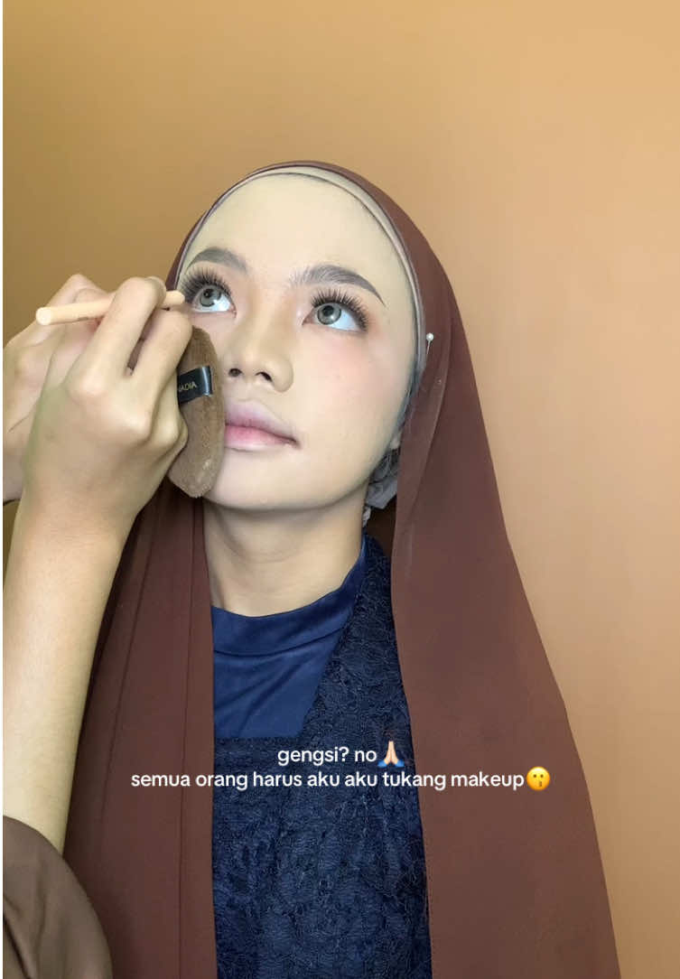 semua orang harus tau aku tukang makeup 100ribuan itu💓 gas kepoin #makeuptutorial #makeupwisuda #muajogja #muabantul #jogja24jam 