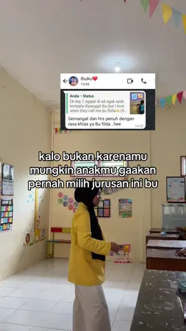 “ibu mau anak cowo ibu kuliah di teknik, anak cewe ibu kuliah di dunia pendidikan” kalimat yg terputar pas milih jurusan. Sebenernya filda bukan gaseneng di jurusan ini but in this country yg sepertinya sangat tidak ramah dengan profesi guru, being a teacher is so scary. But i trust selalu ada kemudahan di antara doa dan restu 🤟🏻 #fyp #pgsd #mahasiswa #unnes #jurusan 