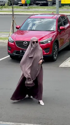 She knows how to walk