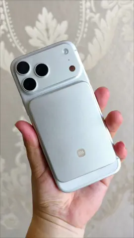 Xiaomi's ultra-thin magnetic wireless charger is a perfect match for the iPhone 17 Pro Max#DigitalTech #foryoupage 