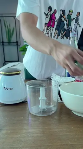 เครื่องปั่นเอนกประสงค์ ที่สามารถปั่นได้ทุกอย่าง ไม่ว่าจะเป็นเครื่องแกง เนื้อสัตว์ พริก กระเทียม รวมถึงสามารถปั่นสมูทตี้ได้ละเอียดมาก #เครื่องปั่น #เครื่องปั่นบดละเอียด #เครื่องปั่นเอนกประสงค์ #เมนูคลายร้อน #เครื่องปั่นสมูทตี้ 