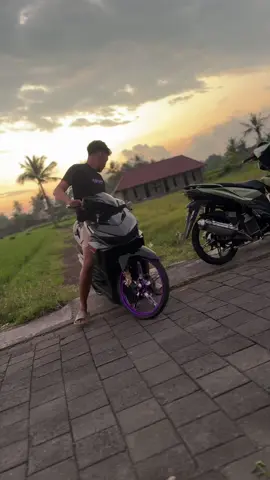 soundnya🤙🏼#ogahjinjit #vario125 #modifikasivario #penggunaring17 