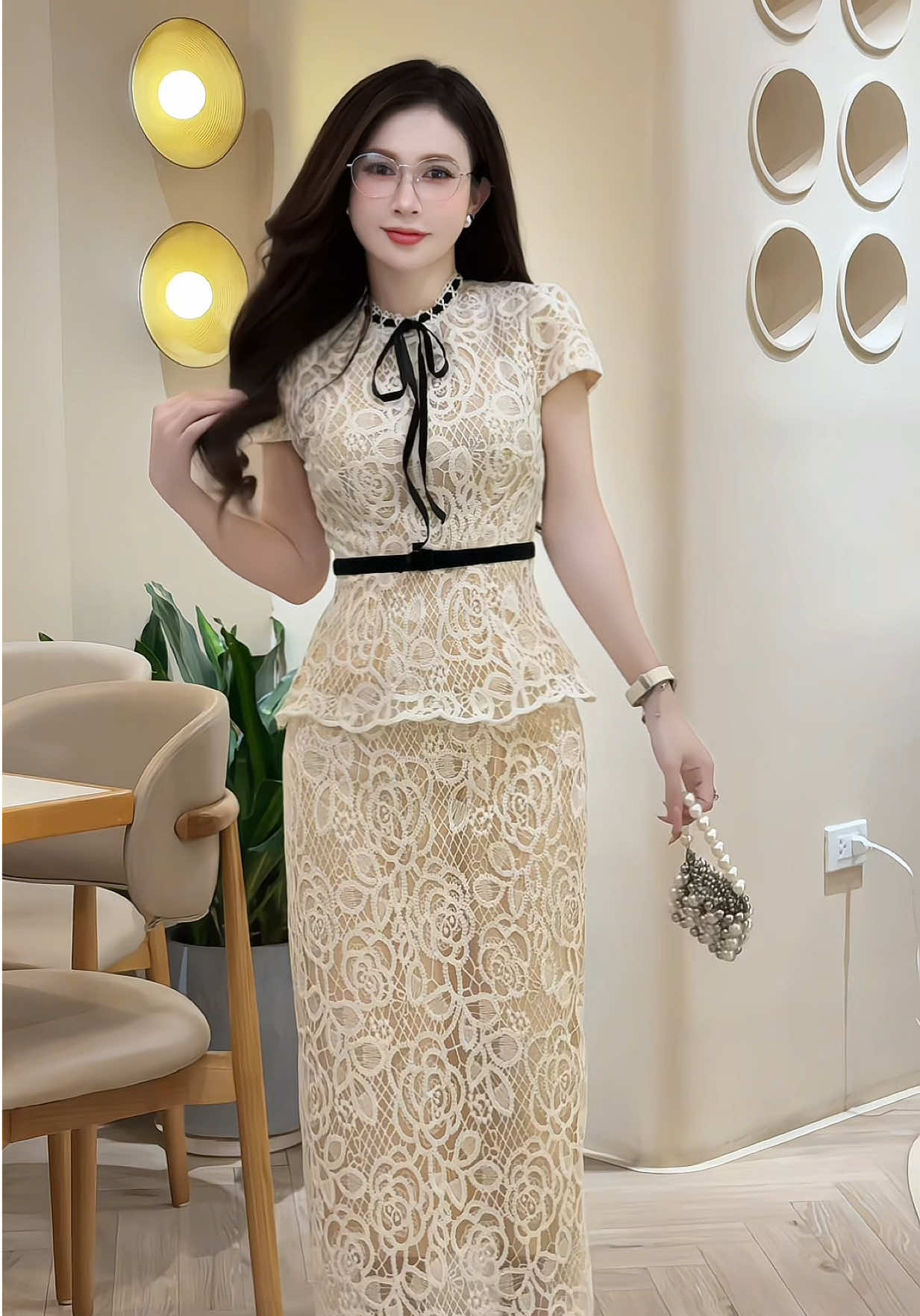Yêu người thì nên có chừng mực nhưng yêu bản thân thì phải hết lòng 🥰 #xuhuong #lyna_vaythietke #setdep 