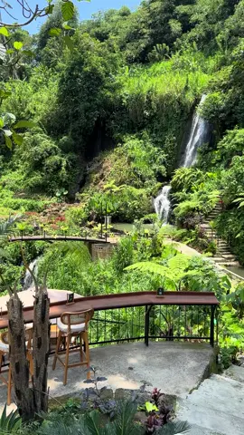 Enjoy the best taste at Hutan Indah Kitchen & Lounge, while accompanied by the gurgling of waterfalls and a relaxing natural atmosphere 🌿 #HutanIndah #HiddenGem #ubudlife #restaurant #aestetic 