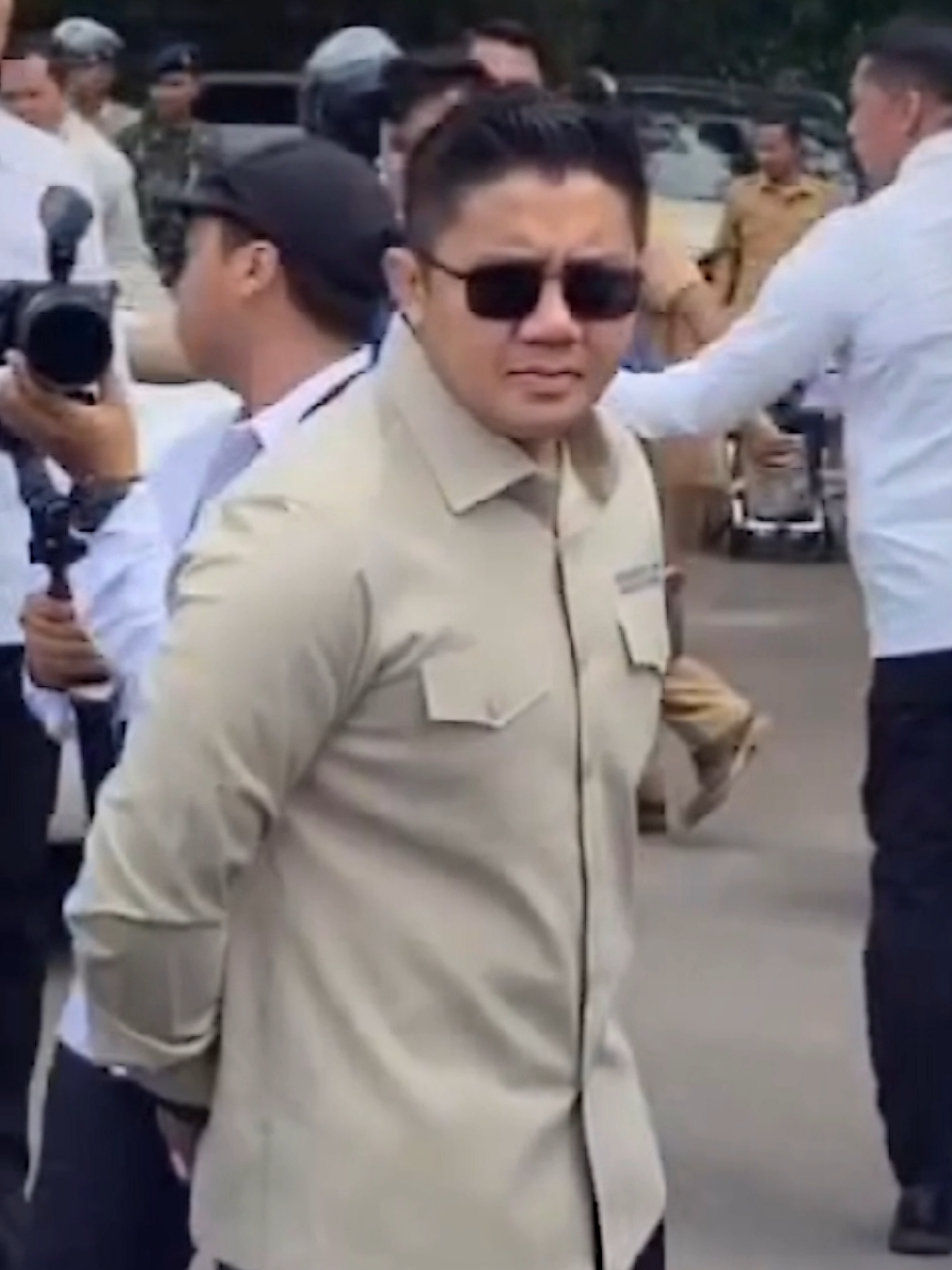 mundur ketua ganteng bgt🔥😍💃 #seskabteddyindrawijaya #teddyindrawijaya #letkolteddy #ajudanprabowo #fyp 