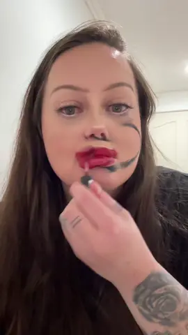 Girlhood. #messymakeup #beautytips #mascararoutine #nyxcosmetics #lillylashes