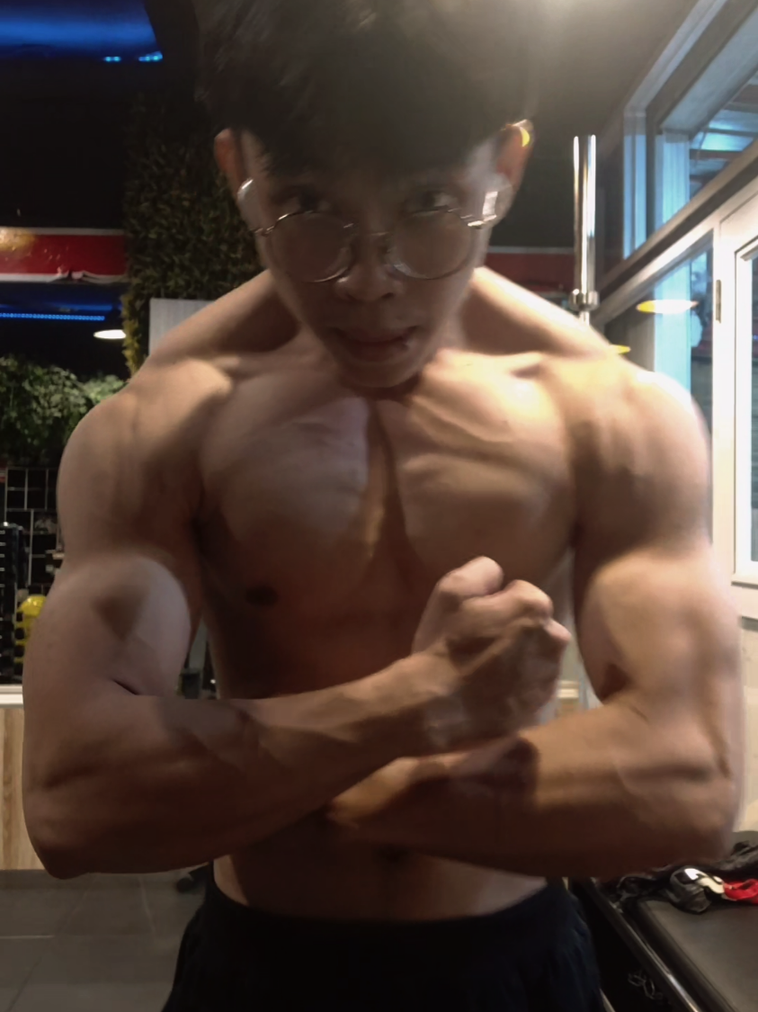 anabolic light 🥇☠️#gym #GymTok #gymrat #gymmotivation #foryoupage 