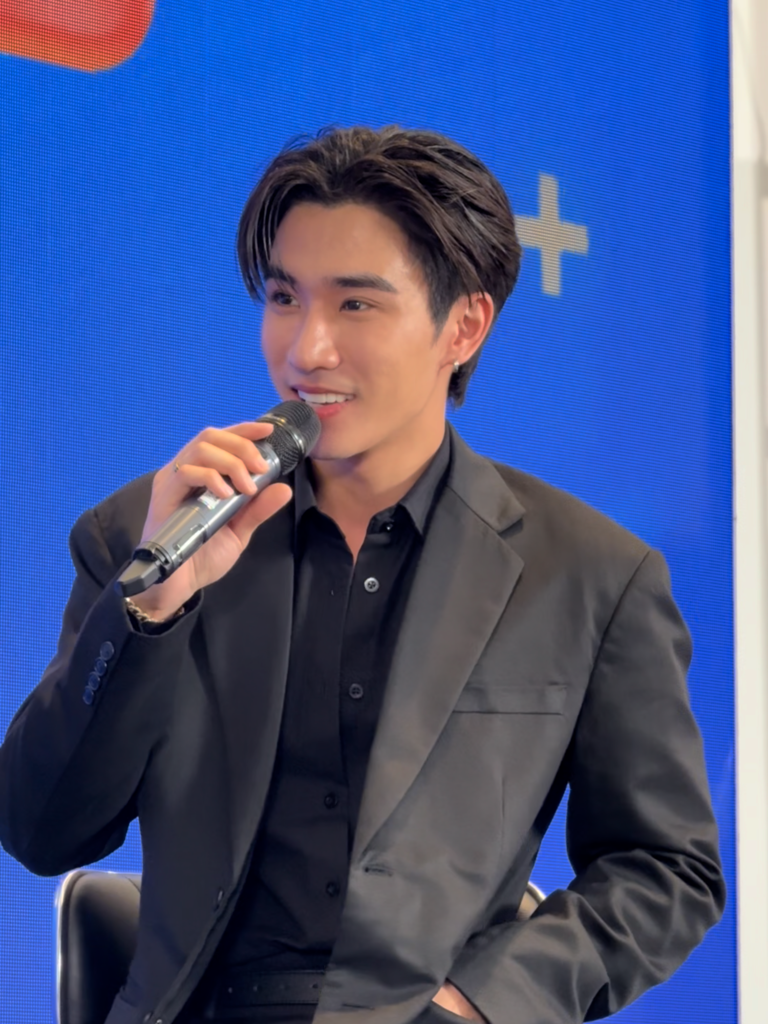 สวัสดีค่ะคุณชาวร็อคตาแป๋ว 👀 🎶 #PerthTanapon ที่ TMC LIVE STUDIO @ SCBX Next Tech ชั้น 4 สยามพารากอน 🎥 รับชมความสนุกผ่าน Live ของ@tmccountdown   #Numb_PERTHPressTour #TMCLIVExPERTH_ด้านชาNumb #TMC2025 #SiamParagon