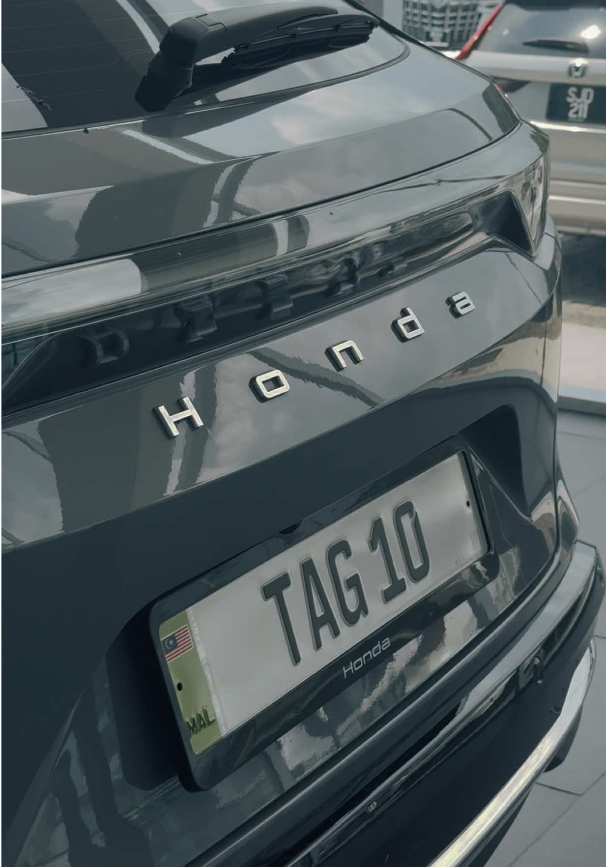 Honda EV yang pertama di Malaysia, Honda e:N1 🔥 Body seakan HRV tapi tidak 😆 Bulan October ni Honda nak bagi RM34,000 rebate honda EV ni. So korang mana yang berminat jom cepat dapat kan sekarang dengan Biyaa 0️⃣1️⃣4️⃣7️⃣3️⃣6️⃣9️⃣2️⃣8️⃣1️⃣ @ click link di Bio ♥️ #biyaahonda #hondamalaysia #hondaen1 #hondaEV #electriccar 