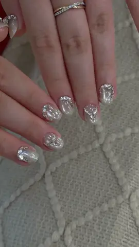 Móng ngắn mà lồng lộn cỡ này, nail cô dâu cũng ok lắm #nail #nailsart #nails💅 #nailmatmeo #nailcodau 
