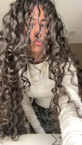 #longhair #curly #hairtok #fyp #viraltiktok 