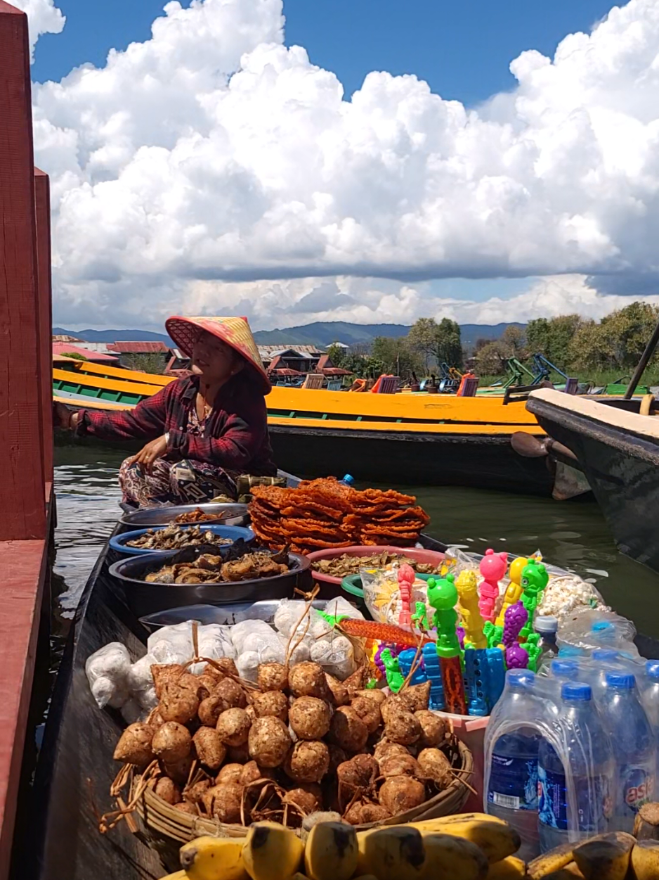 #inlelake #ဖောင်တော်ဦးဘုရား🙏 #အင်းလေး  #fy #travelholic 