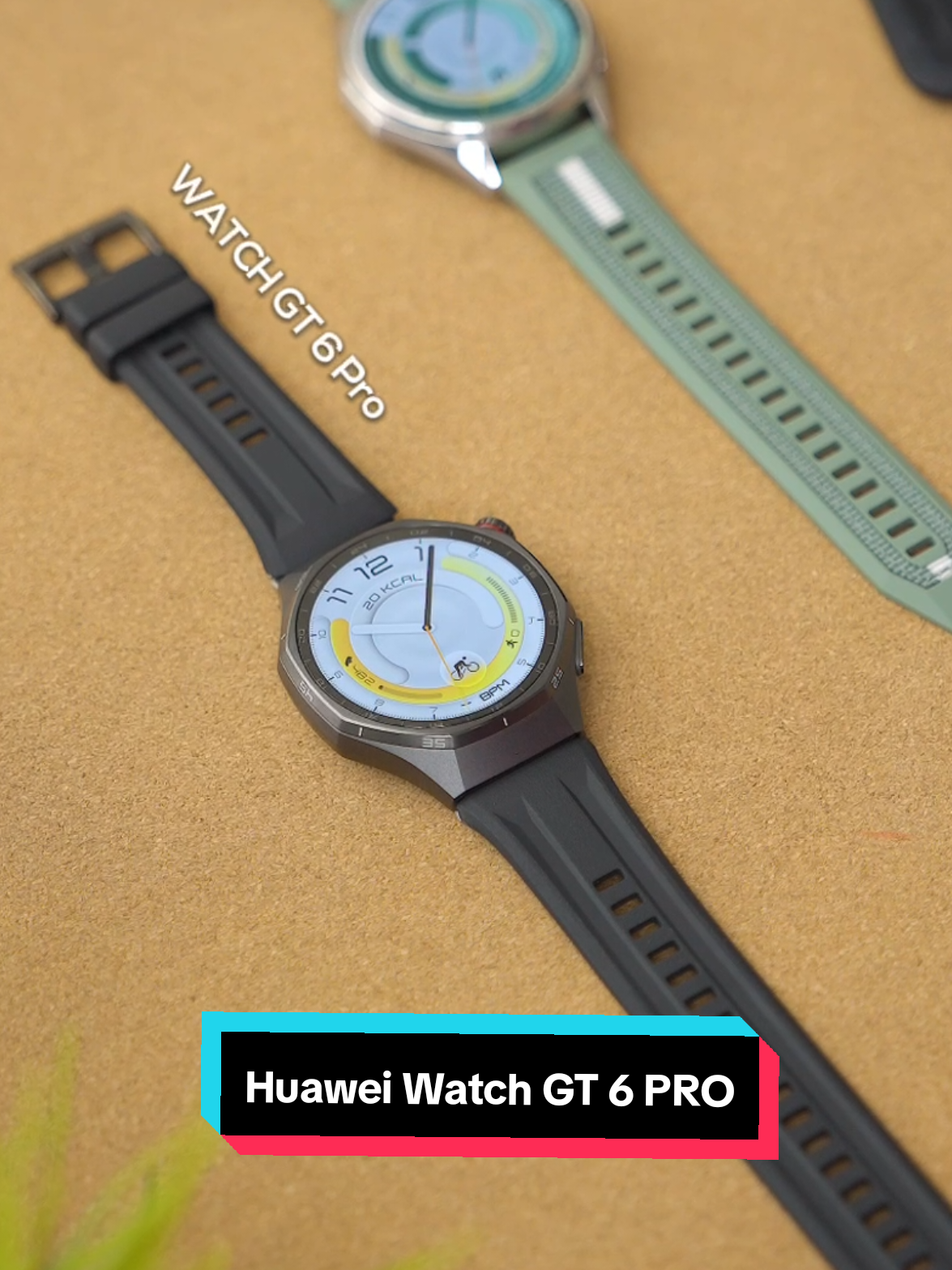 Rasakan pengalaman golf profesional langsung di pergelangan tanganmu yang than sampai 21 hari! Dengan fitur Golf Mode, Huawei Watch GT 6 Pro bantu analisis ayunan biar lebih presisi. Dan buat kamu yang suka tantangan ekstrem, ada Diving Mode  yang siap nemenin sampai ke kedalaman. Satu jam tangan, dua dunia: darat & laut. #HUAWEIWATCHGT6pRO #WATCHGT6pro #smartwatcholahraga #smartwatchpadel #smartwatchgolf 