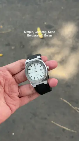 Dapet box dan baterai cadangan juga! #jamkece #jamtangankeren #jamtangan #fyp #lokalbrand 
