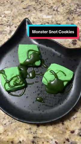 MONSTER SNOT COOKIES 👹 🧌 🤢   (FEAT: brown butter caramel from @Mr Sweet Dough) #scratchbaking #homemade #buttercookies #brownbuttercaramel #halloweencookies 