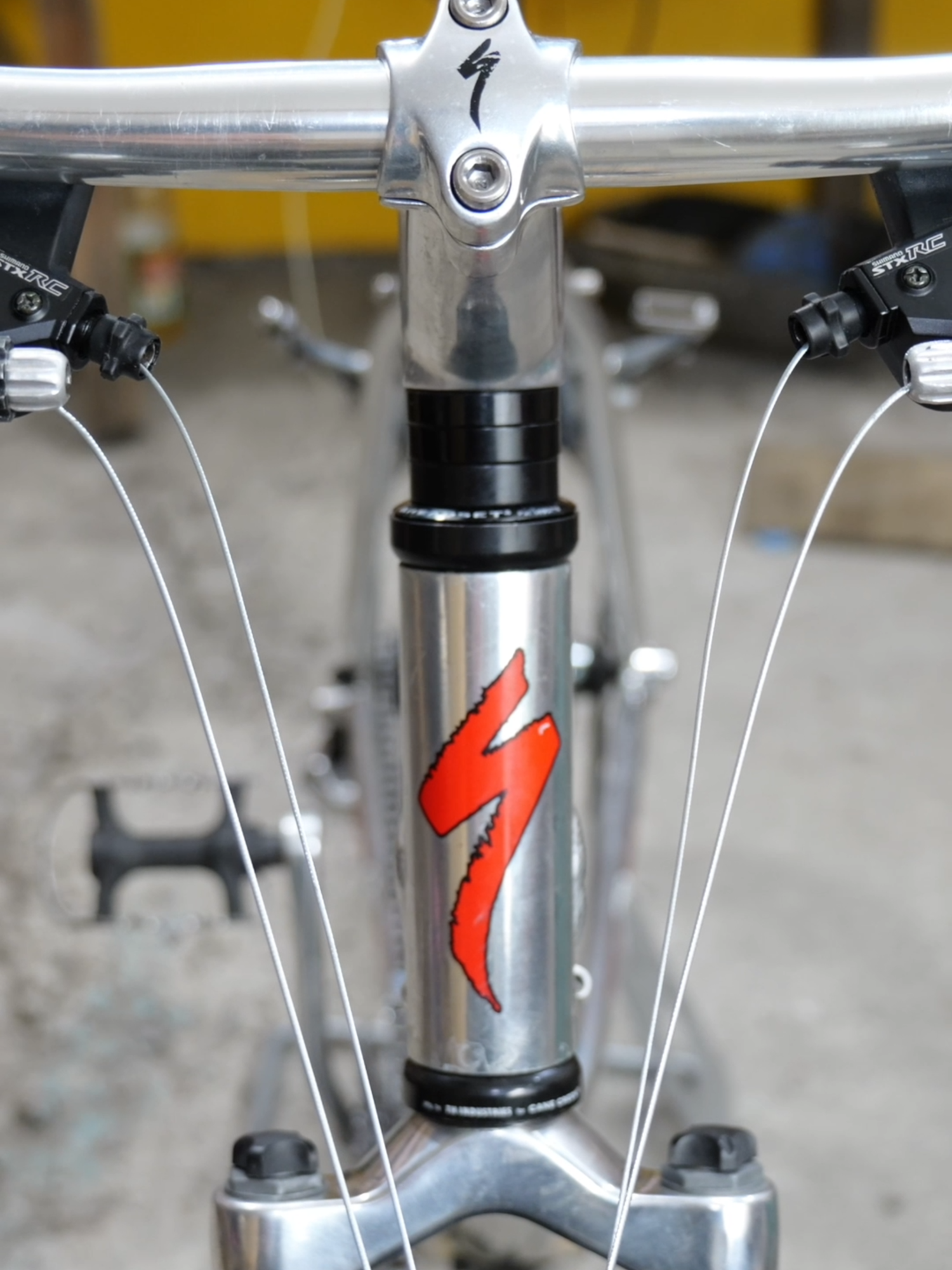 Making this 90s setup glide like new #mtb #vintagemtb #classicmtb #restoration #asmr