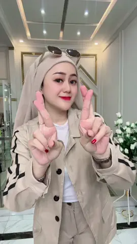 Se gemes ini setelan blezer 🥰 launcing yuuk 🤭