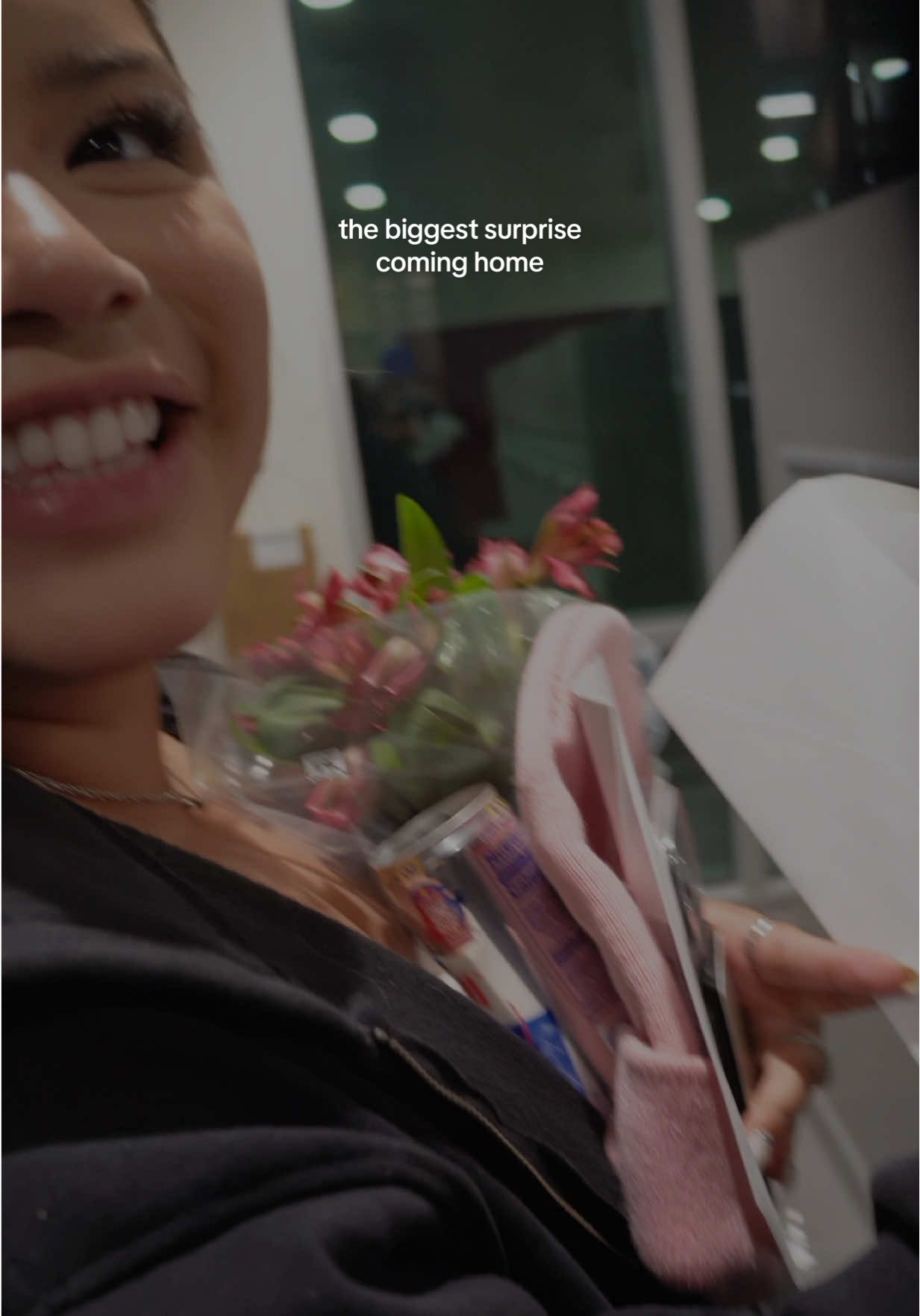 1. I’m speechless 🥹 2. I’m so surprised 🤯😭 3. My husband filmed all this and made a little video for me to be able to share with you all 😭😭😭😭 talk about the effort 😭😭😭  4. he planned a whole scavenger hunt 5. WE’RE HEADED TO CHICAGOOOO🤧🥹 6. I’m the luckiest girl 😭🥹💖 #azgirl #arizona #girlssupportinggirls #romanticizingmylife #marriedlife 