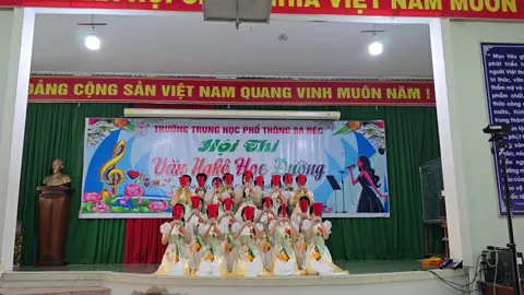 Múa Mashup kiếp sau vẫn là người Việt Nam của lớp 11A4