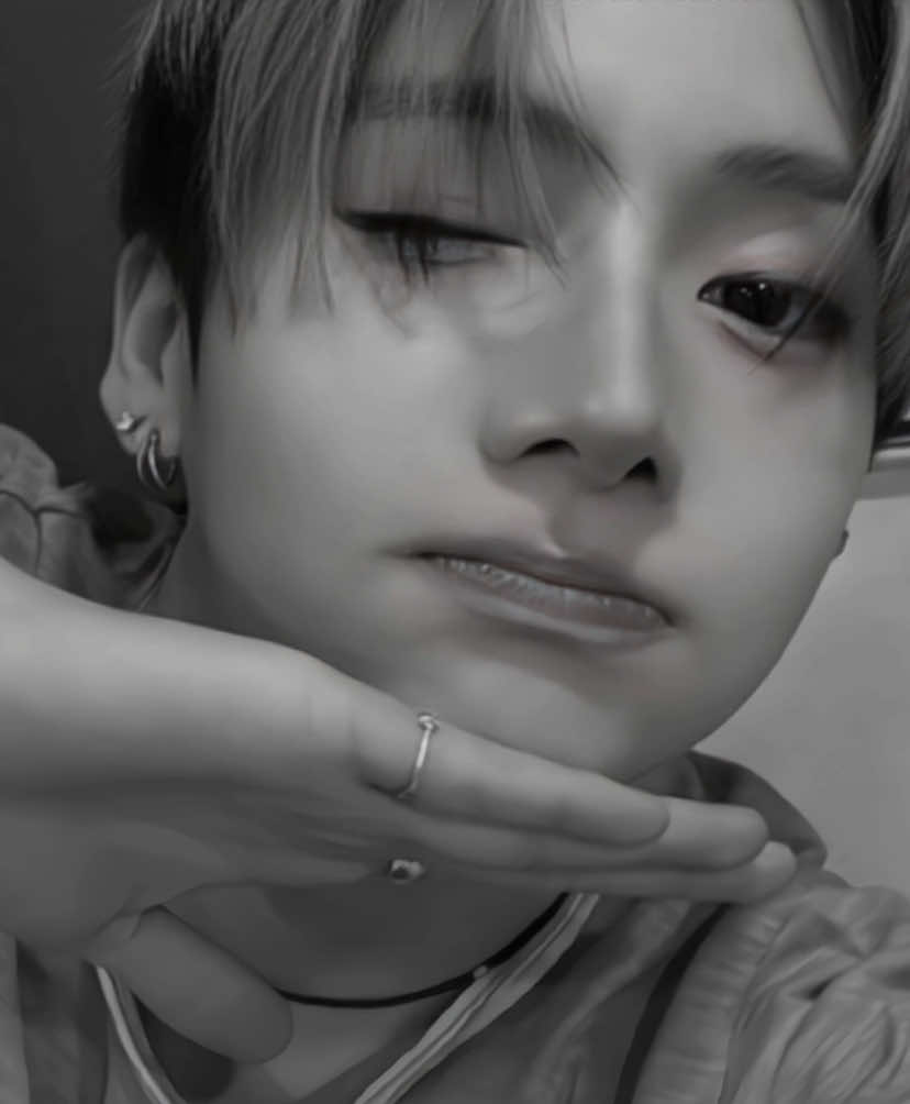 Leo said that Sangwon is beautiful. tbh I've never seen a man this beautiful in my life, until I saw Lee Sangwon. — #이상원 #이리오 #leowon  