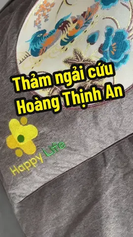 💚 KHÁCH DÙNG RỒI LÀ MUA THÊM 💚 Thảm ngải cứu Hoàng Thịnh An – ấm lưng, tan đau, dễ ngủ, chăm sức khỏe cả nhà! ✅ Hàng chuẩn, ngải thơm tự nhiên ✅ Bảo hành chính hãng 👉 Comment “THẢM” để được tư vấn ngay nhé!  #ngaicuu #thamngaicuu #suckhoe #giamdau #giamdauxuongkhop 