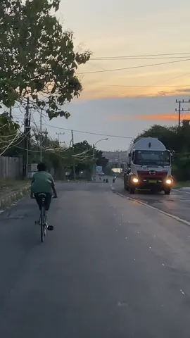 Versi wbl #lamongan24jam #lamonganmegilan #lamonganupdate #sunset 