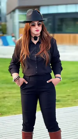 Tanha reh lo mgr apna mayyar mat girao #foryoupage #foryoupageofficial #fypシ゚viralシ #monitizedviews #growmyaccount 