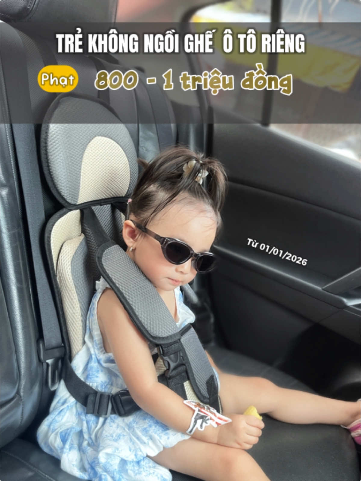 Luật có hiệu lực từ 1/1/2026'. Tránh mất tiền oan và bảo an toàn cho con, và tiết kiệm có thể sử dụng em ghế ngồi ô tô gấp gọn này nha. #ghengoiotochobe #luatgiaothong 