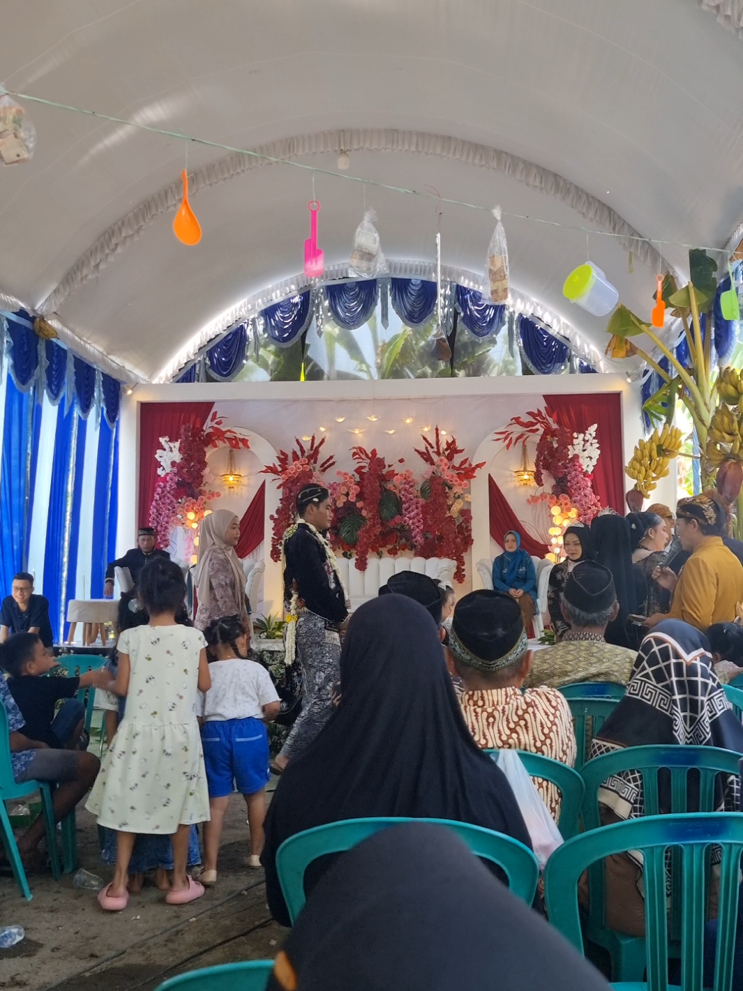 Btw happy wedding mbak lia & suami💐 #fyp #masukberanda  #jawapride #wetonjawa #hajatan 