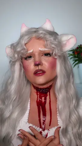 Sacrificial Lamb 🔪🐑 TW: Fake Blood 🩸  Inspired by @anna  #halloweenmakeup #slitthroatmakeup #sacrificiallamb #halloweeninspo #sfxmakeup