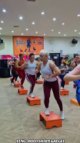 #cardioworkout #aerostep #💪🔥😎😎 #pejuangkeringattt💦💪 #bodyshape @EENG Body Shape Kegel @SUHE 