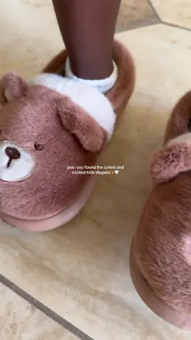 literally the cutest and so cozy 😍😍😍 perfect for the winter weather ❤️ #kidsslippers #slippers #drecage #slipperseason #tiktokshopfalldealsforyou 