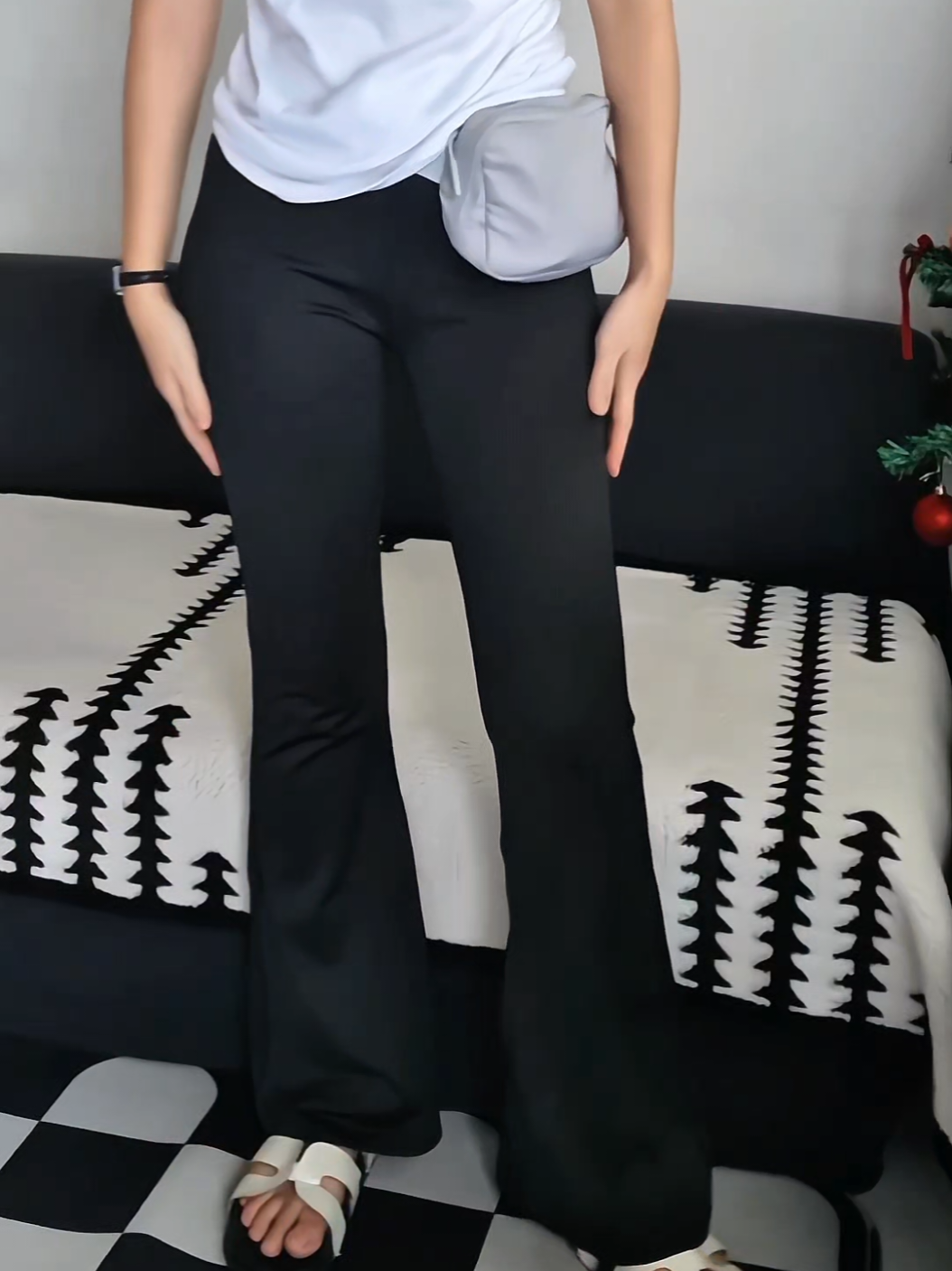 mom outfit of the day ✨️ #flarepants #yogaflarepants #fitcheck #fyp #OOTD 