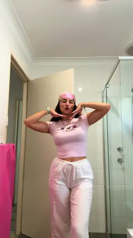 🤍🩷 #viral #fyp #OOTD #outfit #australia 