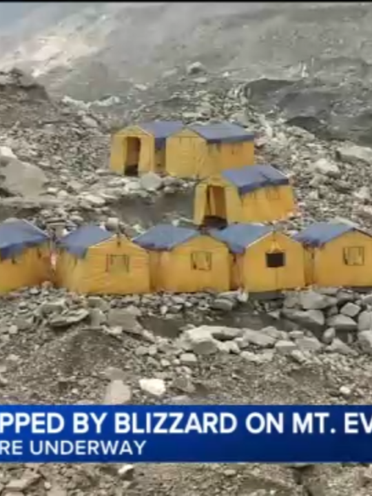 Rescue workers were helping hundreds of hikers trapped by heavy snow at tourist campsites on a slope of Mount Everest in Tibet, Chinese state media said late Sunday. Read more at the link. #everest #mteverest