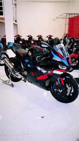 All New M1000rr 2024🦈🔥#fypシ゚viral #viralvideo #trending #onemillionaution #highcapacitysrilanka🇱🇰 #spinriders🇱🇰 #bmws1000rr #2024