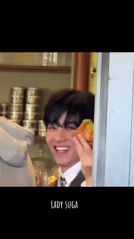 #taehyung #eating croissant 🥐🥐#paris  yummy 🥰🥰