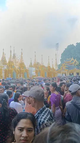 #လပြည့်နေ့ #ယနေ့ကုသိုလ်ထပ်တူရကြပါစေ🙏🏻🙏🏻🙏🏻 #သီတင်းကျွတ်လပြည့်နေ့ #myanmartiktok🇲🇲🇲🇲 @Jülîë 