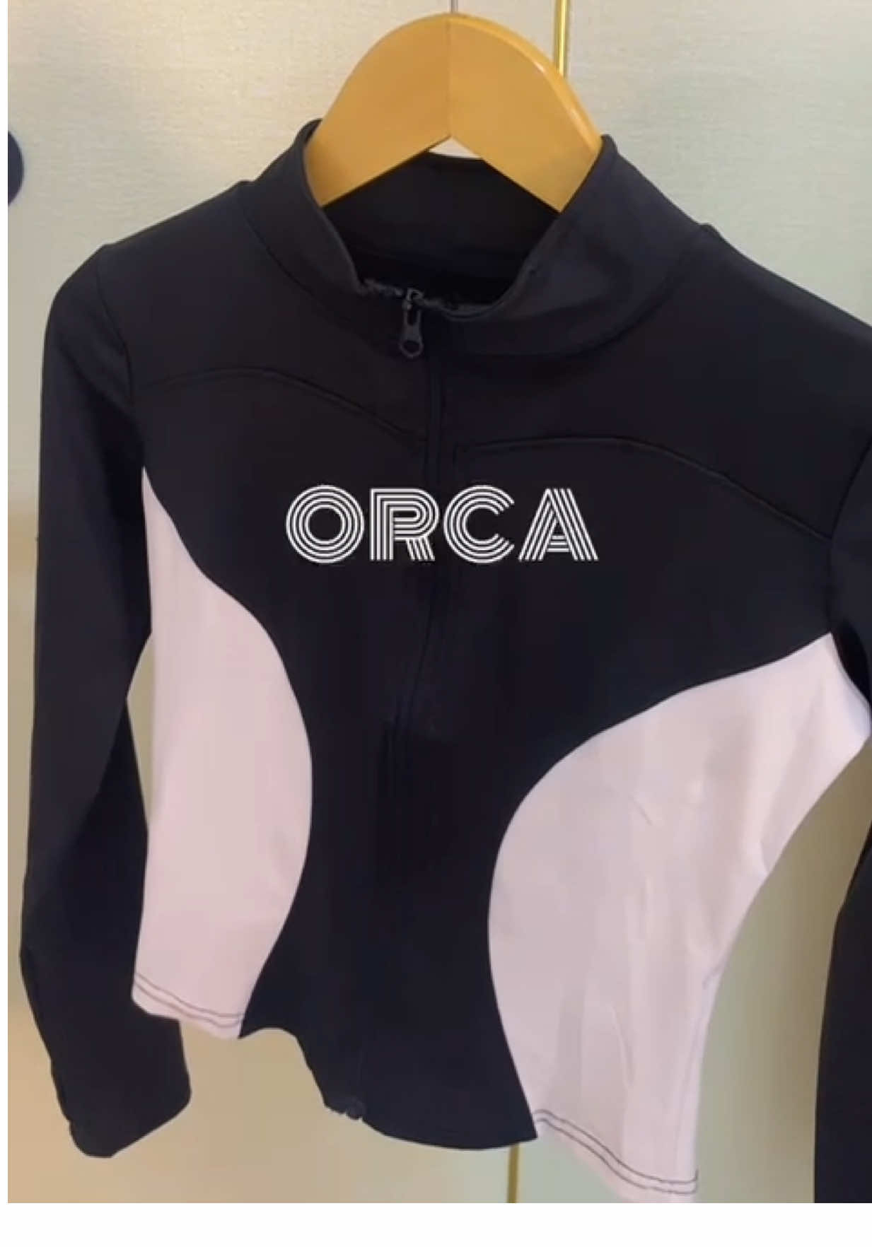 Jaket Terunik sampai saat ini, Jatuh ke ORCA😍😍 #outfitgym #fyppppppppppppppppppppppp #jaketolahraga #atasanolahragahijab #atasanolahraga 