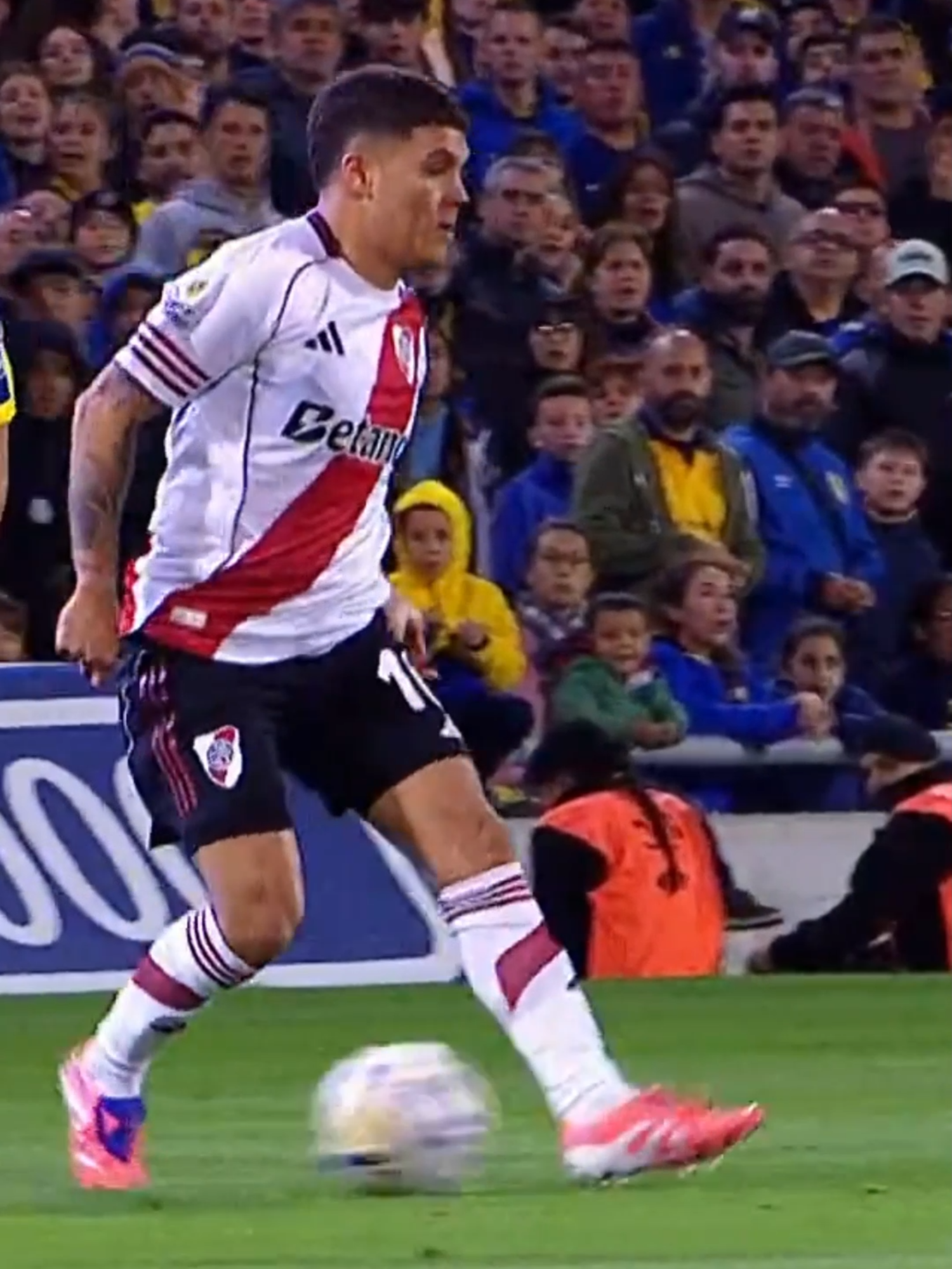Juanfer Quintero asiste con calidad para el golazo de Miguel Ángel Borja 2025 River Plate vs Rosario Central LPF #futbol⚽️ #riverplate #argentina #juanferquintero #borja