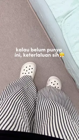 parah banget sih kalau belum punya sandal awet dan tahan disegala cuaca kyk ini😡🥹 #sandal #sandalwanita #sandalmurah #sandalkodok #sandalcrocs 