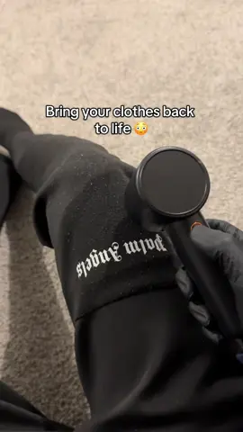 Bring my clothes back to life with this fabric shaver #foryoupage #lintremover #fabricshaver #clothes #tiktokshopfinds 