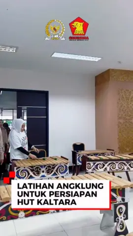 Masa reses menjadi waktu berharga untuk kembali ke daerah pemilihan dan menyerap aspirasi masyarakat secara langsung. Salah satunya, saya berkesempatan bertemu dengan para penggiat angklung yang tengah mempersiapkan penampilan untuk perayaan HUT Kalimantan Utara. Sebagai anggota DPR RI yang membidangi ekonomi kreatif, saya melihat potensi besar seni tradisional seperti angklung untuk terus dikembangkan sebagai bagian dari identitas budaya sekaligus peluang ekonomi kreatif bagi masyarakat. Mari kita dukung bersama karya dan kreativitas anak daerah agar terus hidup dan berdaya saing! 🌿🎶 @gerindra  #MasaReses #EkonomiKreatif #KalimantanUtara #angklung 