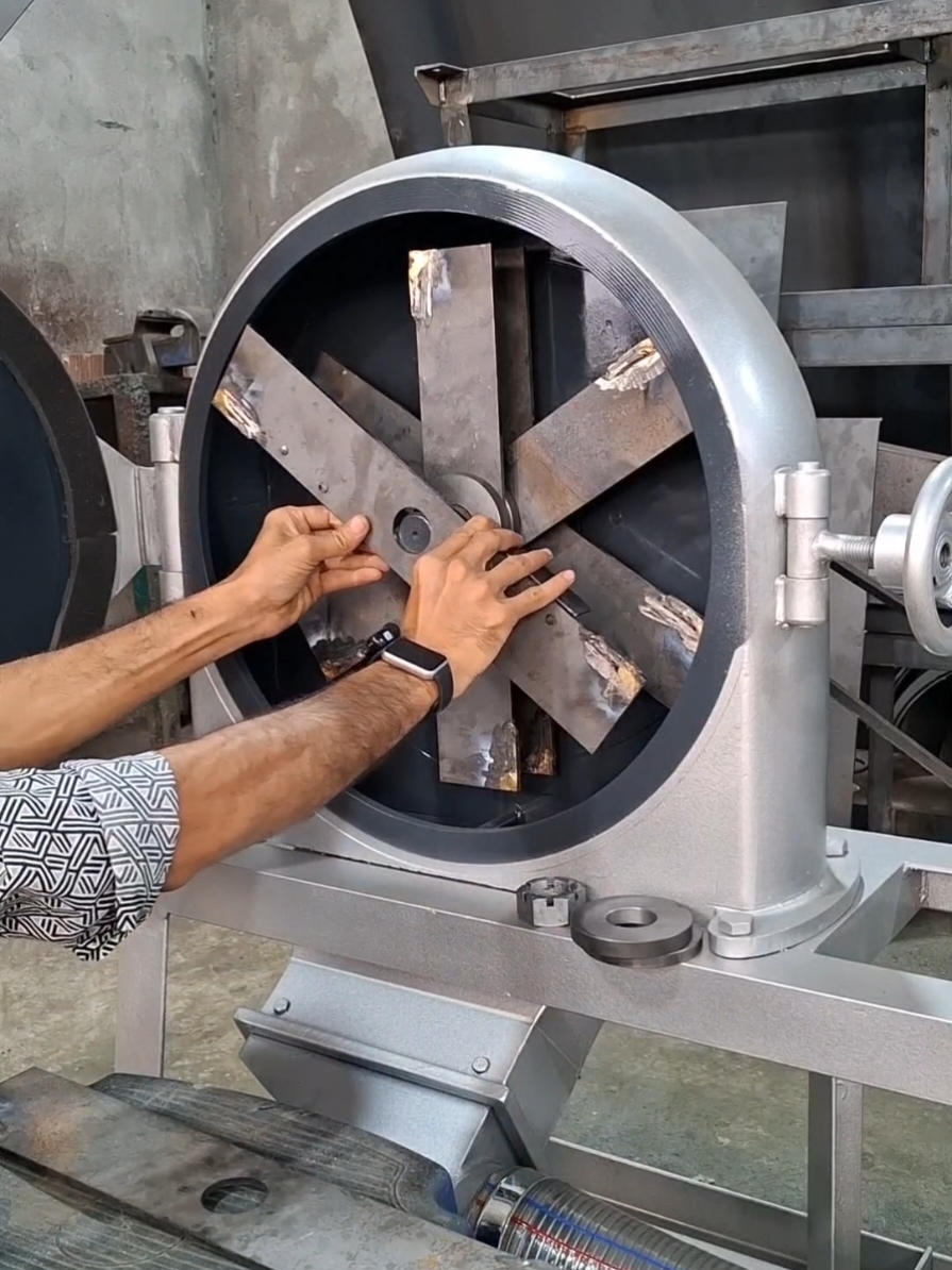 blades fitting in wheat grinder #mechanical #engineering #shorts #viral #foryou #lathe #technology #DIY #project #iron #threads #tools 