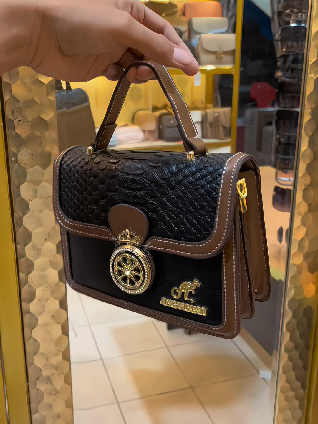 Ini sellernya gak rugi jual barang bagus tapi semurah ini   #shoulderbagwanita #tasselempangwanita #handbagwanita #taswanitaelegan