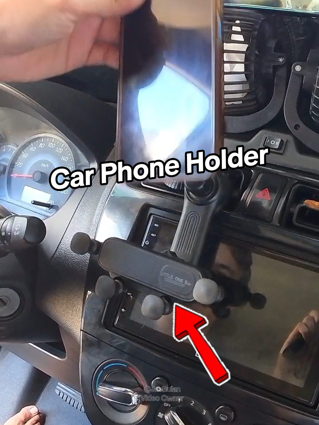 Car Phone Holder na mabilis maglagay at magtanggal👌🏻🚗 #carphoneholder #phoneholder #caressentials #carneeds #universalphoneholder 