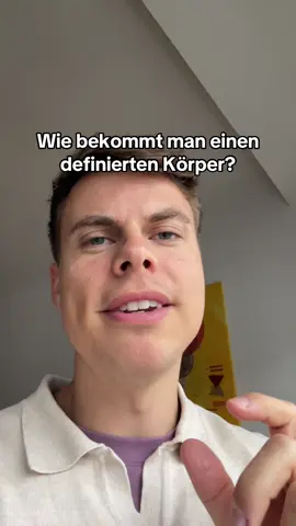 Einen definierten Körper zu bekommen, erfordert zwei Maßnahmen – Körper,reduktion und Muskelaufbau… Das erklär ich dir in diesem Video! #muskelaufbau #abnehmen #fettverlieren 