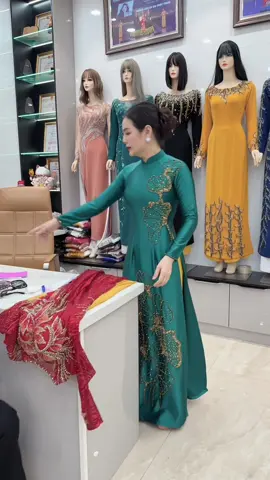 màu lông công đẹp say mê ạ